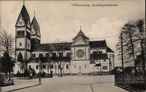 Ak Offenburg in Baden Schwarzwald, Dreifaltigkeitskirche