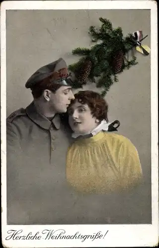 Ak Glückwunsch Weihnachten, Deutscher Soldat mit Geliebter, Tannenbaum