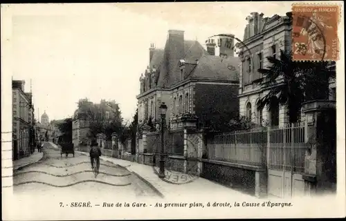 Ak Segré Maine et Loire, Rue de la Gare, La Caisse d'Epargne