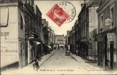 Ak Segré Maine et Loire, La rue de Bretagne