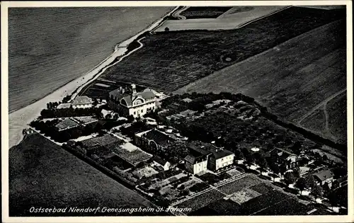 Ak Ostseebad Niendorf Timmendorfer Strand, Genesungsheim St. Johann, luftbild