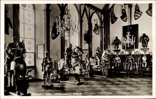 Ak Erbach im Odenwaldkreis Hessen, Rittersaal im Schloss, Rüstungen