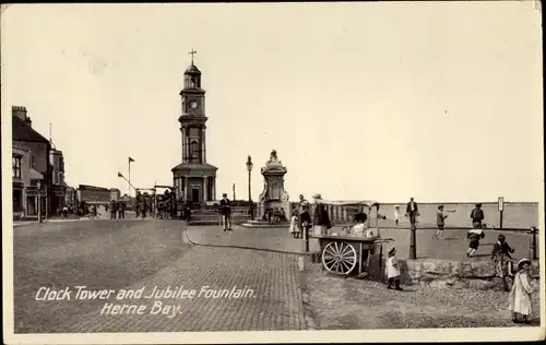 Ak Herne Bay Kent England, Clock Tower and Jubilee Fointain, Verkaufswagen