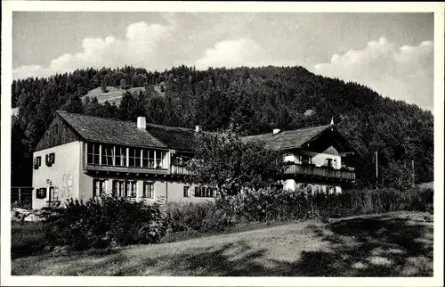 Ak Lenggries in Oberbayern, Kindererholungsheim Haus am Tratenbach, Außenansicht