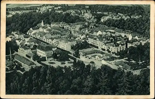 Ak Františkovy Lázně Franzensbad Reg. Karlsbad, Gesamtansicht, Fliegeraufnahme