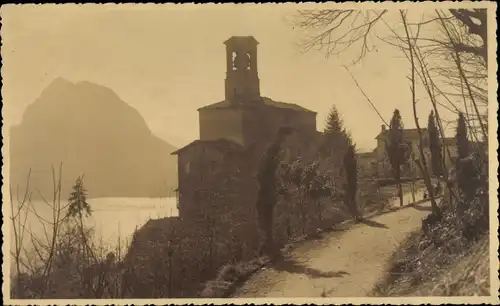 Foto Ak Lugano Kt. Tessin Schweiz, Straßenpartie, Kirche