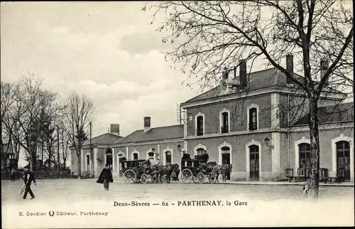 Ak Parthenay Deux Sèvres, La Gare