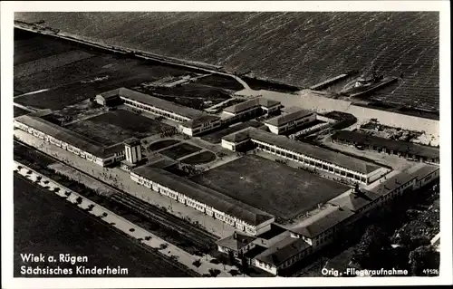 Ak Wiek auf der Insel Rügen, Totalansicht Sächsisches Kinderheim, Fliegeraufnahme