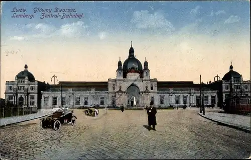 Ak Lwów Lemberg Ukraine, Zentralbahnhof, Straßenseite