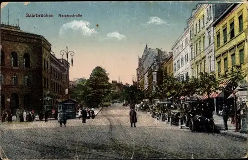 Ak Saarbrücken im Saarland, Blick in die Reichsstraße mit Geschäften