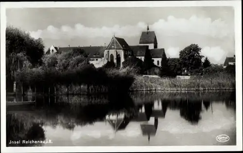 Ak Insel Reichenau am Bodensee, Blick zum Ort, Kirche