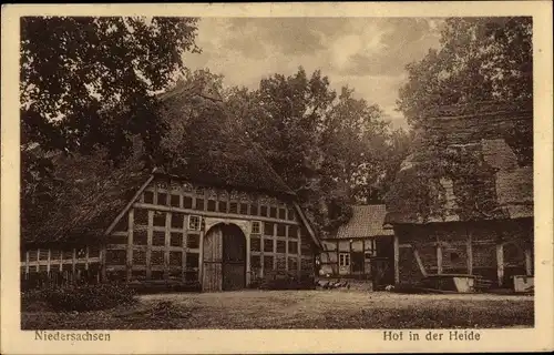 Ak Lüneburger Heide Niedersachsen, Hof in der Heide