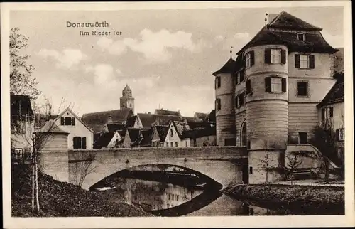 Ak Donauwörth Schwaben, Am Rieder Tor, Brücke, Ufer