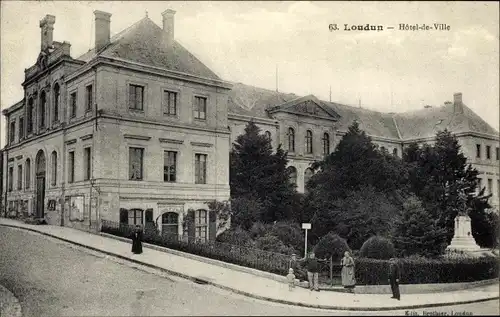 Ak Loudun Vienne, Hotel de Ville