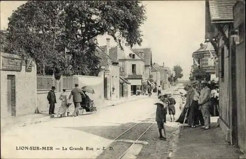 Ak Lion sur Mer Calvados, La Grande Rue