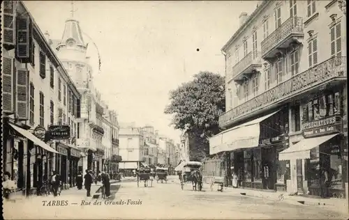 Ak Tarbes Hautes Pyrénées, Rue des Grands Fossés