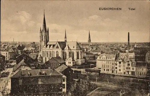 Ak Euskirchen in Nordrhein Westfalen, Blick über die Dächer der Stadt, Kirche