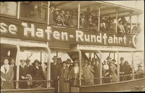 Foto Ak Hamburg Mitte Altstadt, Grosse Hafenrundfahrt, Passagiere