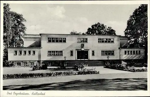 Ak Bad Oeynhausen in Nordrhein Westfalen, Das Hallenbad, Ansicht von der Straße