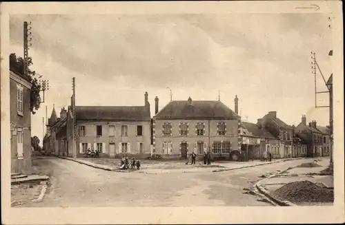 Ak Boiscommun Loiret, Place de la Liberation, Routes d'Orleans et de Bellegarde