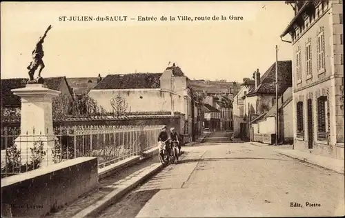 Ak Saint Julien du Sault, Entrée de la Ville Route de la Gare