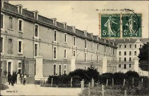 Ak La Rochelle Charente Maritime, Les Casernes