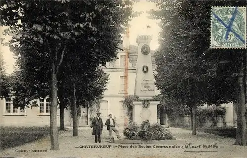 Ak Chateauneuf Charente, Place des Ecoles Communales