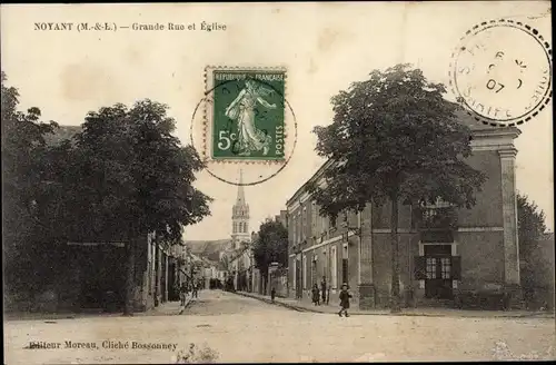 Ak Noyant Maine et Loire, Grande Rue et Eglise