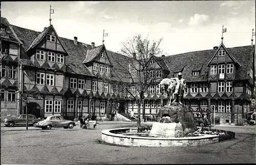 Ak Wolfenbüttel in Niedersachsen, Stadtmarkt mit Herzog August Denkmal
