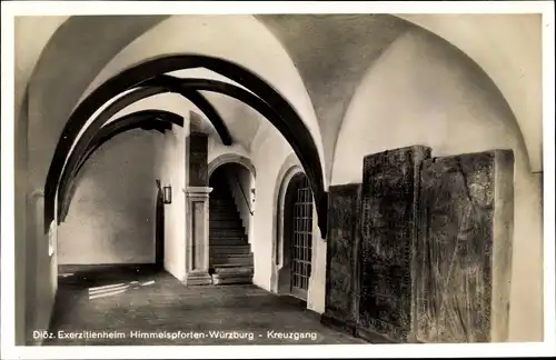 Ak Würzburg, Diöz. Exerzitienheim Himmelspforten, Kreuzgang, Innenraum