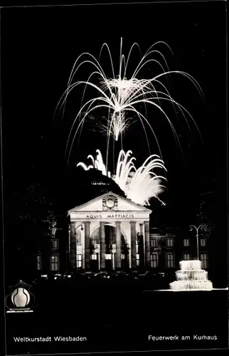 Ak Wiesbaden in Hessen, Feuerwerk am Kurhaus