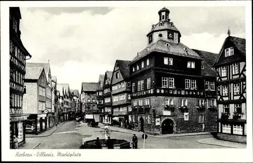 Ak Herborn in Hessen, Marktplatz, Rathaus, Brunnen