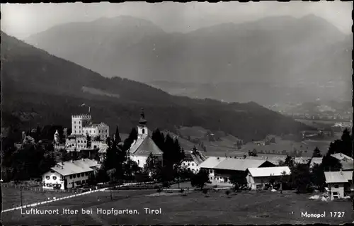 Ak Itter Tirol, Blick auf den Ort, Schloss