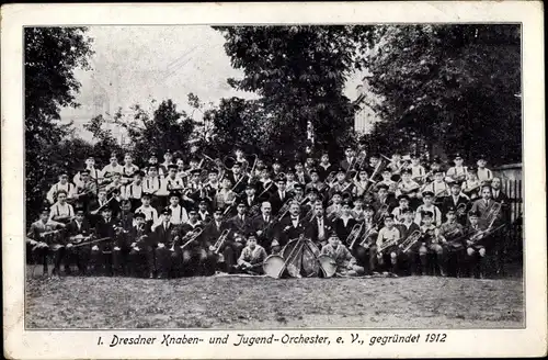 Ak Dresden, 1. Knaben und Jugend Orchester gegründet 1912, Gruppenbild mit Instrumenten
