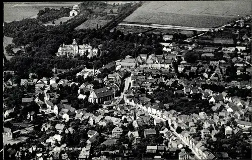 Ak Bückeburg im Kreis Schaumburg, Fliegeraufnahme von der Ortschaft