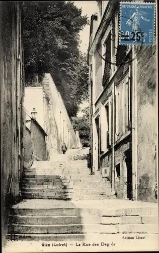 Ak Gien Loiret, La Rue des Degres