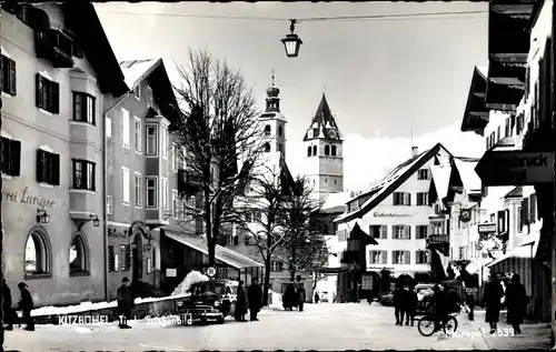 Ak Kitzbühel in Tirol, Straßenpartie, Gasthaus