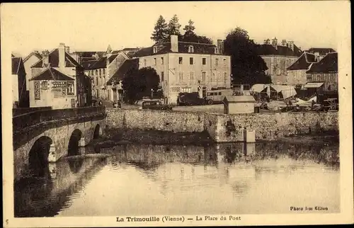 Ak La Trimouille Vienne, La Place du Pont