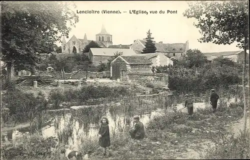 Ak Lencloitre Vienne, L'Eglise, vue du Pont