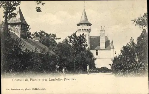 Ak Lencloitre Vienne, Chateau de Piccole