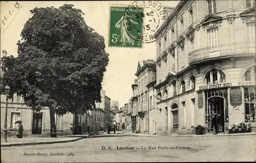 Ak Loudun Vienne, La Rue Porte de Chinon