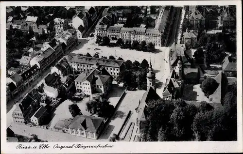 Ak Riesa an der Elbe Sachsen, Fliegeraufnahme, Teilansicht vom Ort, Kirche