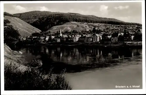 Ak Briedern an der Mosel, Blick auf den ort, Fluss