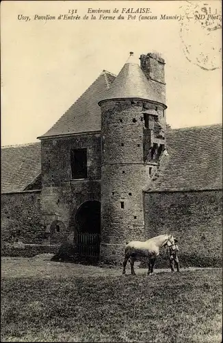 Ak Ussy Calvados, Pavillon d'Entree de la Ferme du Pot, ancien Manoir, Pferd