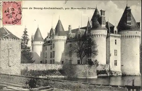 Ak Bourg Archambault Vienne, Le Chateau