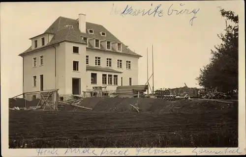 Foto Ak Radebeul in Sachsen, Ortspartie mit Haus, Baustelle