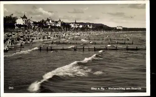 Ak Seebad Binz auf Rügen, Wellenschlag am Strand