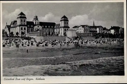 Ak Seebad Binz auf Rügen, Blick zum Kurhaus vom Strand aus gesehen