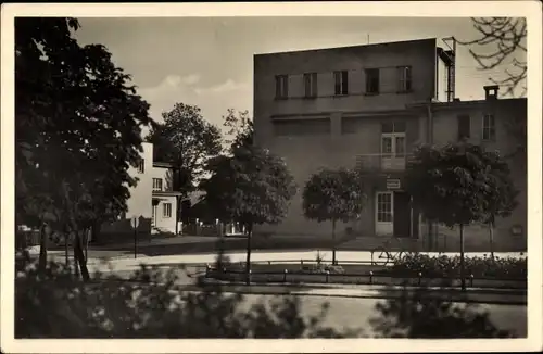 Ak Milovice nad Labem Milowitz Mittelböhmen, Truppenübungsplatz, Gebäude