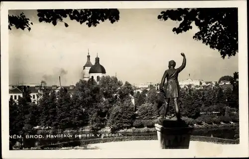Foto Ak Havlíčkův Brod Německý Brod Deutschbrod Region Hochland, Havlickuv pomnik v sadech